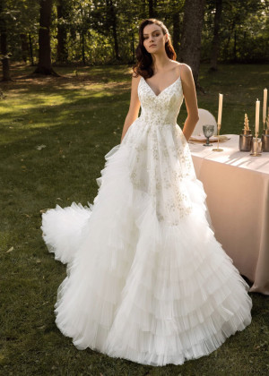 Beaded Ivory Lace Tulle Ruffled Luxurious Wedding Dress Beaded Ivory Lace Tulle Ruffled Luxurious Wedding Dress